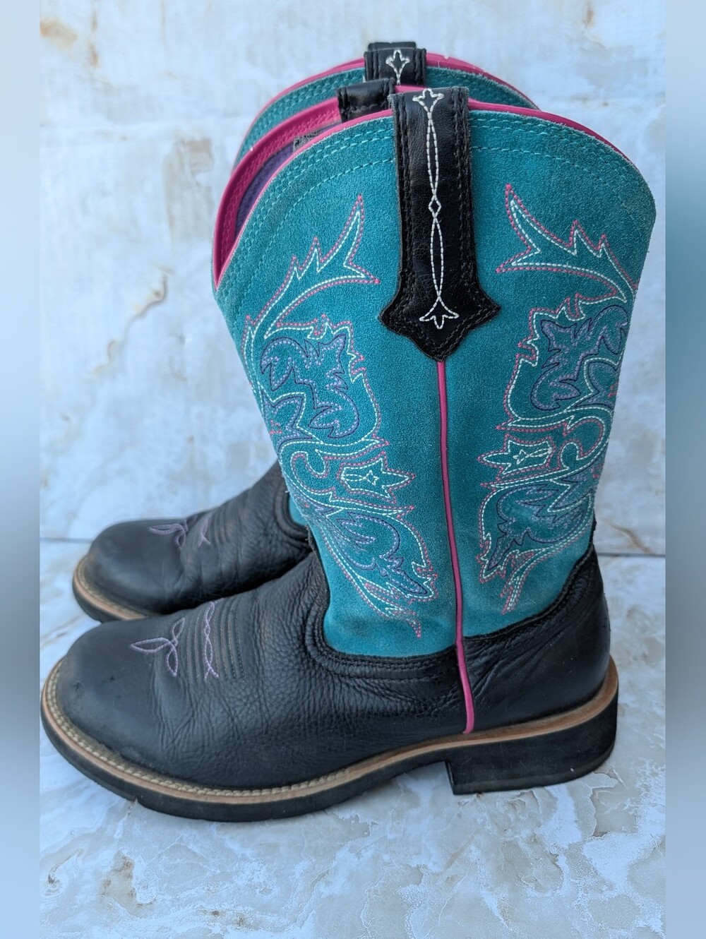 Ariat Woman's Leather Cowboy Boots with Stitching Womans Sz 10 B